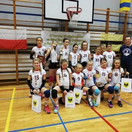 II Turniej Niepodległości w Mini Siatkówce Dziewcząt o Puchar Burmistrza Wasilkowa (1)zm